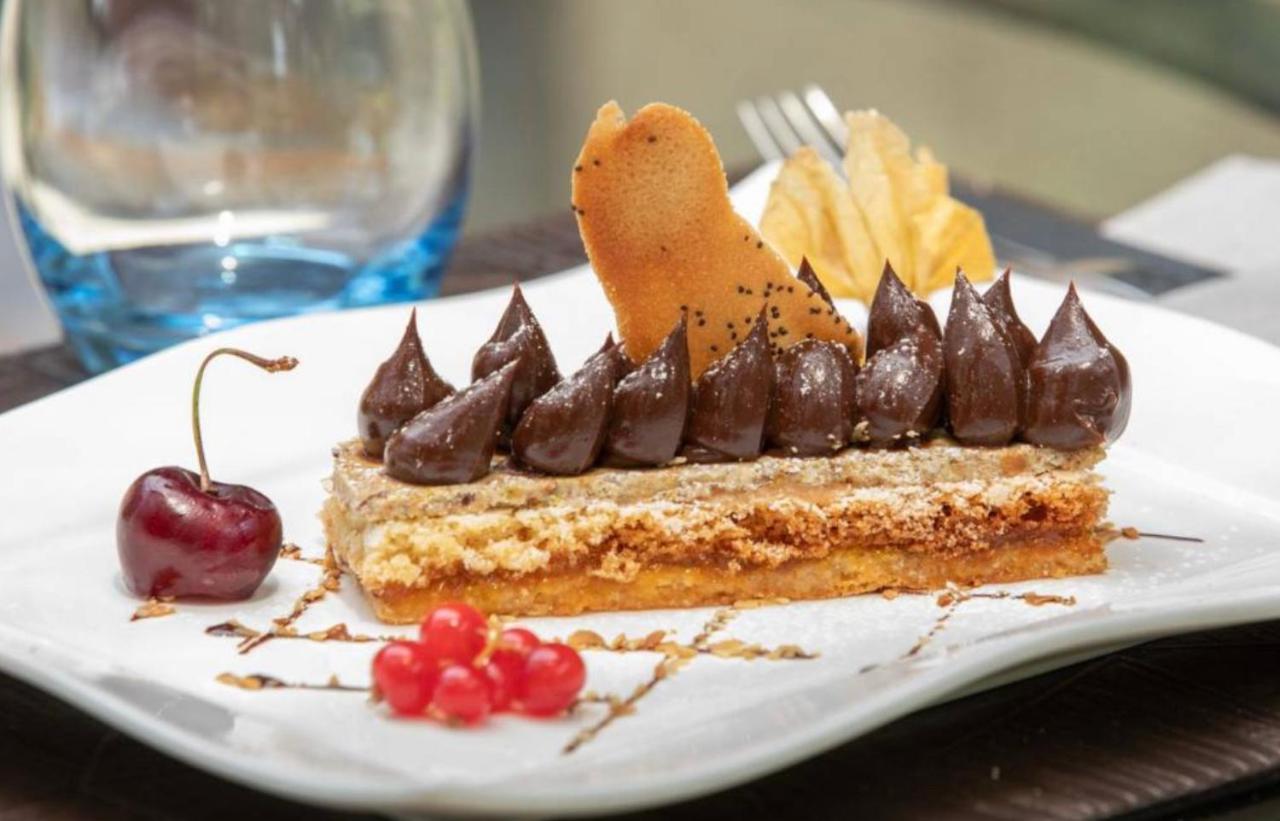 Saint-Martin-de-Castillon Hotel Lou Caleu Restaurant Le Rocher Des Abeilles מראה חיצוני תמונה