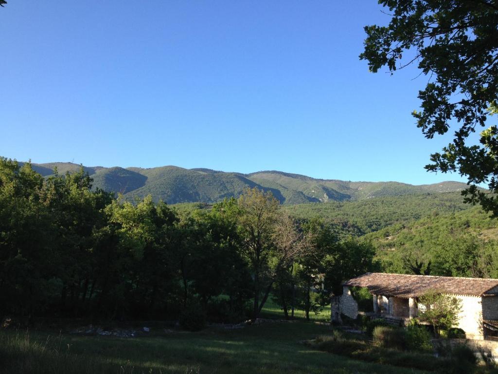 Saint-Martin-de-Castillon Hotel Lou Caleu Restaurant Le Rocher Des Abeilles מראה חיצוני תמונה